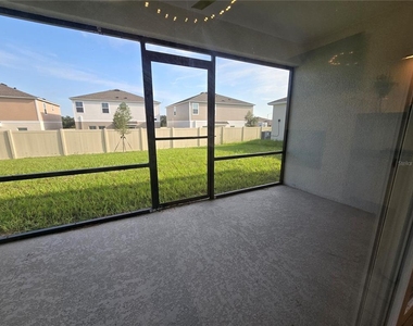2441 Oakwood Lane - Photo Thumbnail 28