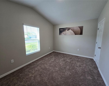 2441 Oakwood Lane - Photo Thumbnail 20