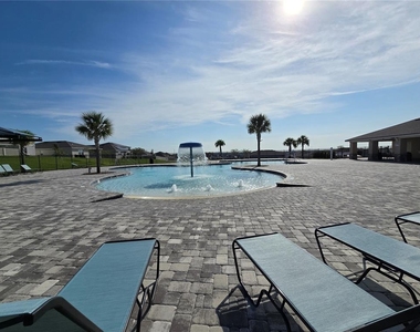 2441 Oakwood Lane - Photo Thumbnail 29