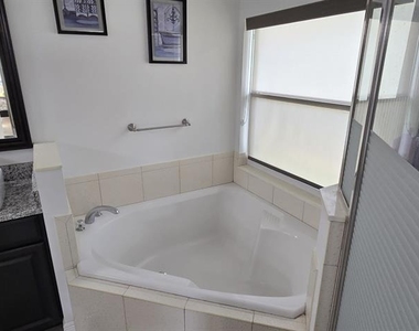 500 Highgate Park Boulevard - Photo Thumbnail 13