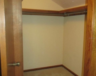 1631 Nw 94th Street - Photo Thumbnail 18