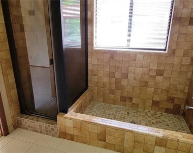 1631 Nw 94th Street - Photo Thumbnail 24
