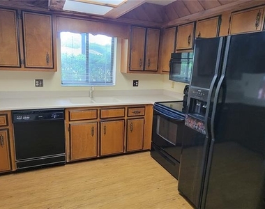 1631 Nw 94th Street - Photo Thumbnail 8
