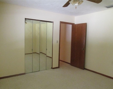 1631 Nw 94th Street - Photo Thumbnail 11