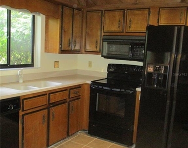 1631 Nw 94th Street - Photo Thumbnail 4