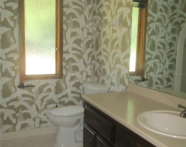 1631 Nw 94th Street - Photo Thumbnail 13