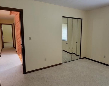 1631 Nw 94th Street - Photo Thumbnail 12