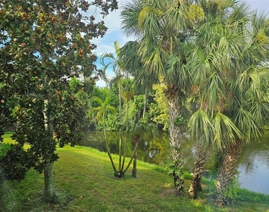 586 Lakeside Drive - Photo Thumbnail 24