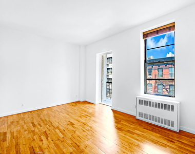 East 25th Street - Photo Thumbnail 3