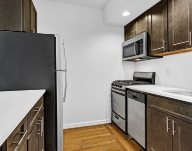 West 49 Street - Photo Thumbnail 2