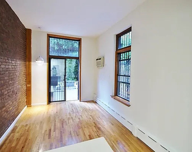 West 71st Street - Photo Thumbnail 3