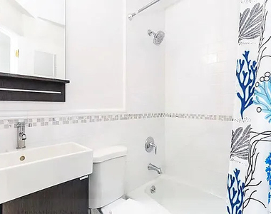 West 71st Street - Photo Thumbnail 5