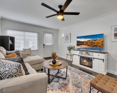 1040 Herndon Street Nw - Photo Thumbnail 7