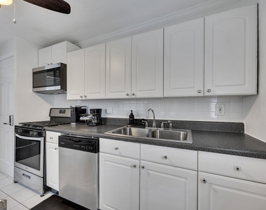 1040 Herndon Street Nw - Photo Thumbnail 12