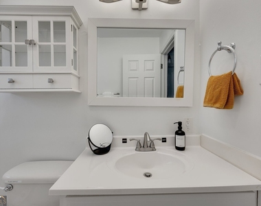1040 Herndon Street Nw - Photo Thumbnail 15
