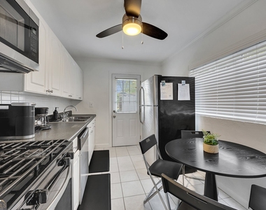 1040 Herndon Street Nw - Photo Thumbnail 8