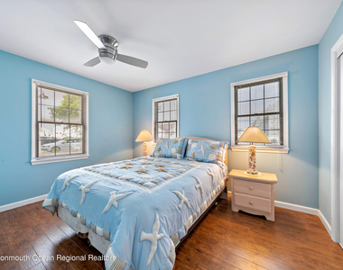 31 Peggy Lane - Photo Thumbnail 13