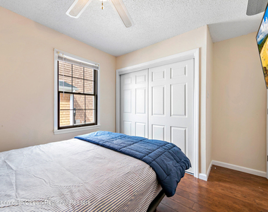 31 Peggy Lane - Photo Thumbnail 16