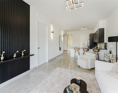 2750 Griffin Road - Photo Thumbnail 9