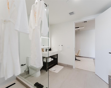 2750 Griffin Road - Photo Thumbnail 20