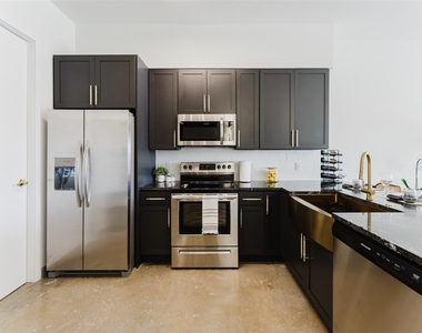 2750 Griffin Road - Photo Thumbnail 5