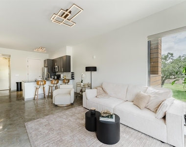 2750 Griffin Road - Photo Thumbnail 7
