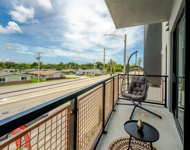 2750 Griffin Road - Photo Thumbnail 45