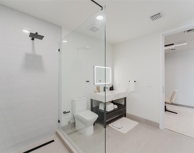 2750 Griffin Road - Photo Thumbnail 24