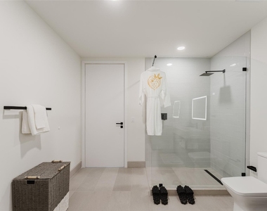 2750 Griffin Road - Photo Thumbnail 19