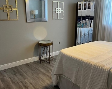 9070 Lime Bay Boulevard - Photo Thumbnail 14