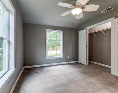 3112 Olive Place - Photo Thumbnail 6