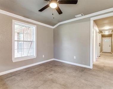 3112 Olive Place - Photo Thumbnail 4