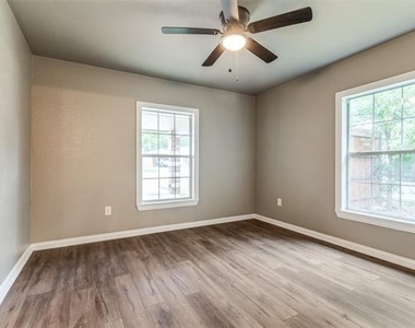 3112 Olive Place - Photo Thumbnail 8