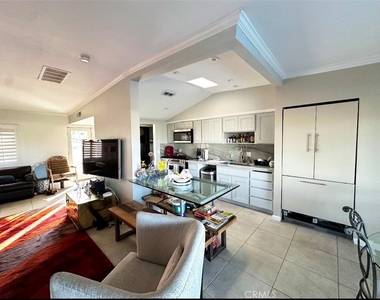 73590 Golf Course Lane - Photo Thumbnail 2