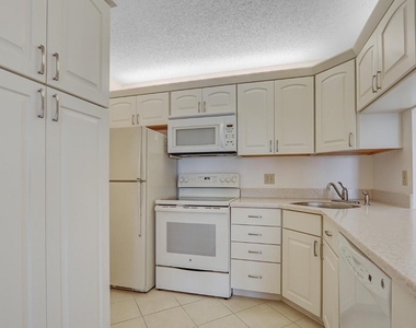 4468 Ne Ocean Boulevard - Photo Thumbnail 2
