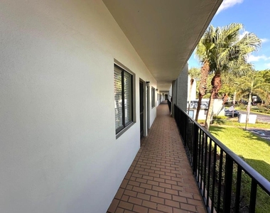 4832 Esedra Court - Photo Thumbnail 16