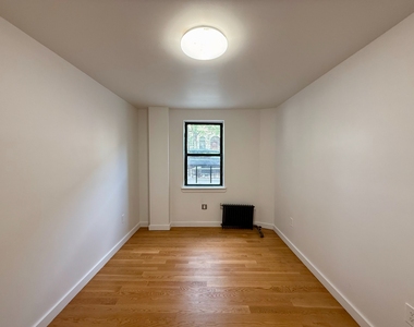 352 Greene Avenue - Photo Thumbnail 8