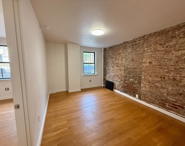 352 Greene Avenue - Photo Thumbnail 2