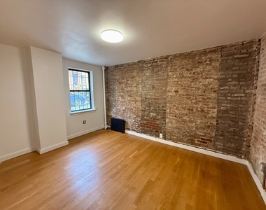 352 Greene Avenue - Photo Thumbnail 3