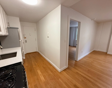 352 Greene Avenue - Photo Thumbnail 7