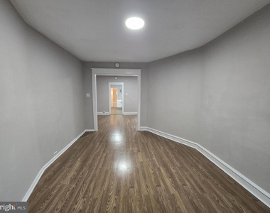 259 W Ruscomb Street - Photo Thumbnail 3