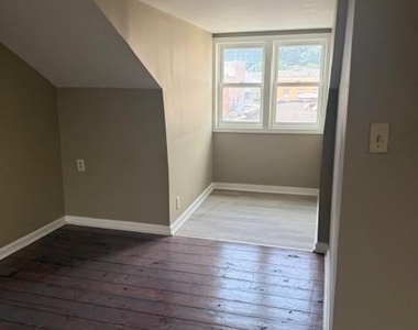 234 E Lincoln Highway - Photo Thumbnail 15