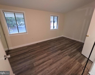 5407 Fallriver Row Court - Photo Thumbnail 14