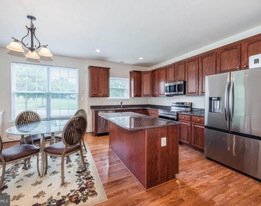 200 Smarty Jones Terrace - Photo Thumbnail 6