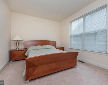 200 Smarty Jones Terrace - Photo Thumbnail 14