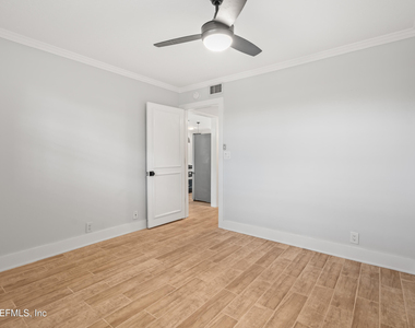 22 Comares Avenue - Photo Thumbnail 16