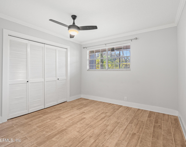 22 Comares Avenue - Photo Thumbnail 14