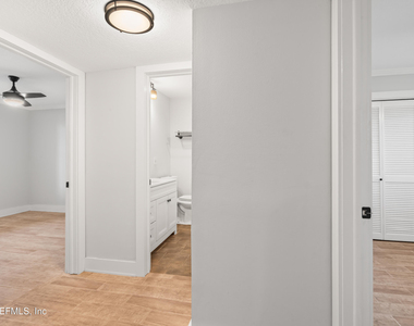 22 Comares Avenue - Photo Thumbnail 11