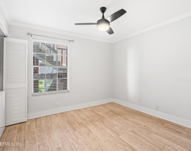 22 Comares Avenue - Photo Thumbnail 17