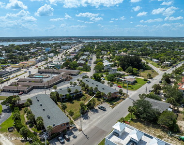 22 Comares Avenue - Photo Thumbnail 26